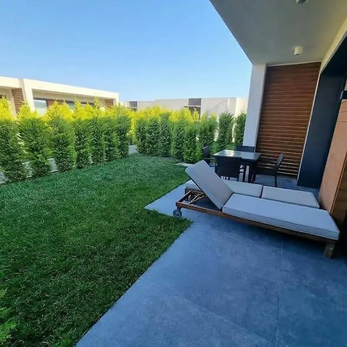 Sea Breeze Baku Apartment
